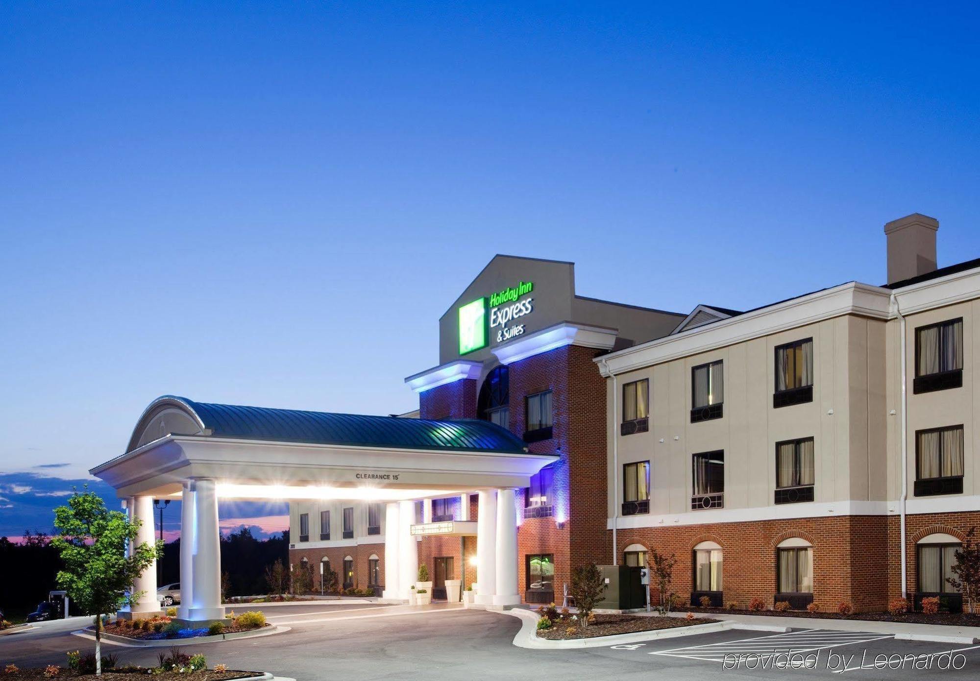 Holiday Inn Express Hotel & Suites Greensboro-East, An Ihg Hotel Exterior photo